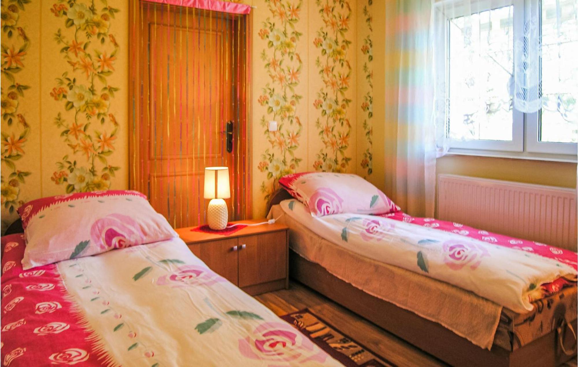 Gorgeous Home In Nowe Warpno With House Sea View المظهر الخارجي الصورة